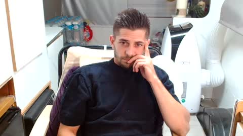 independent model online show from June 23, 8:04 pm