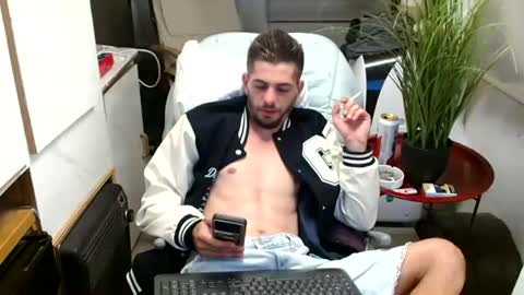 independent model online show from July 13, 7:06 pm