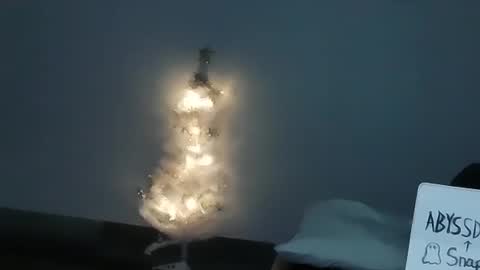 foreigngothicqueen online show from December 18, 9:37 am