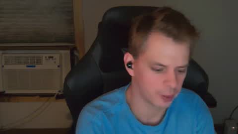 forever_broken online show from December 15, 6:09 am