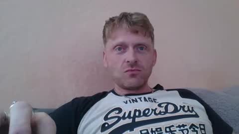 Snapshot of forgotten_lover chatting on September 29, 8:35 am forgotten_lover online show from September 29, 8:35 am
