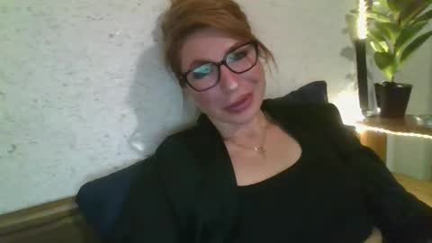Snapshot of fox_red_lady7 chatting on February 27, 6:31 pm fox_red_lady7 online show from February 27, 6:31 pm