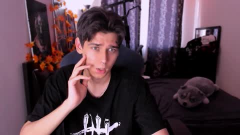 Foxicfu online show from November 23, 9:29 am