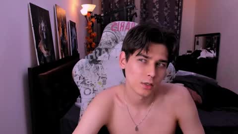 Foxicfu online show from April 22, 4:03 pm