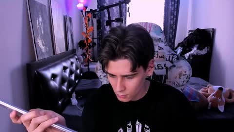 Foxicfu online show from March 13, 10:40 am