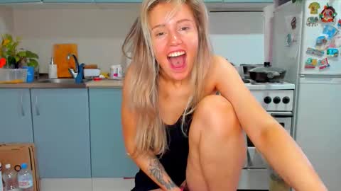 Foxy online show from November 10, 6:49 am