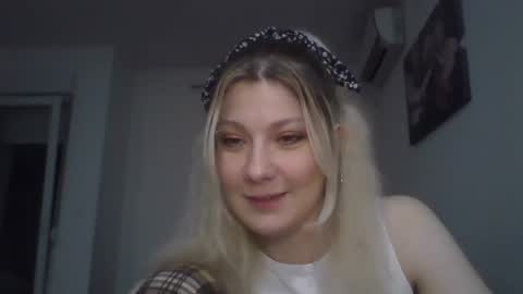 foxy_bright online show from March 24, 7:20 pm