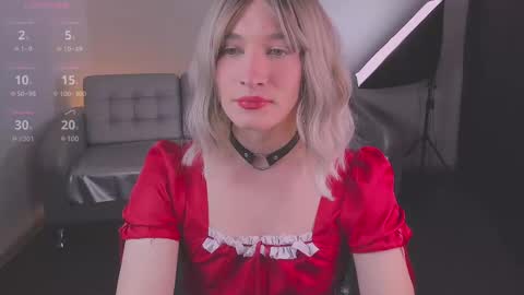 Sue online show from February 8, 6:33 pm