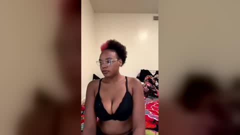 foxygoddess18 online show from May 9, 4:24 pm