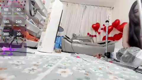 yiyi online show from February 12, 11:58 am