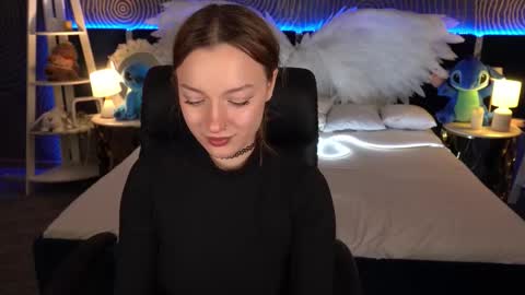 Maya online show from November 27, 8:27 pm