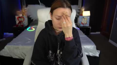 Maya online show from February 22, 9:13 am