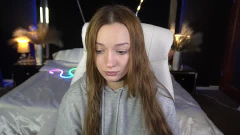 Maya online show from December 1, 2:59 pm