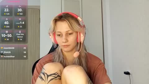 Kate online show from November 15, 8:38 am