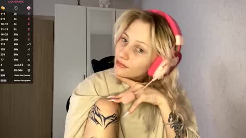 Kate online show from November 29, 9:17 am