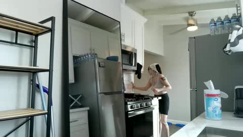 Angel online show from September 25, 6:04 pm