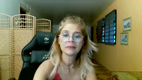 francelune online show from April 24, 1:57 pm