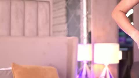 francescadante online show from October 11, 7:35 am