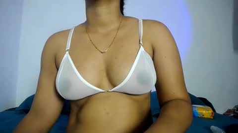 francihot4 online show from April 2, 9:11 pm