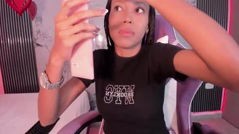 Laura online show from February 24, 8:23 pm