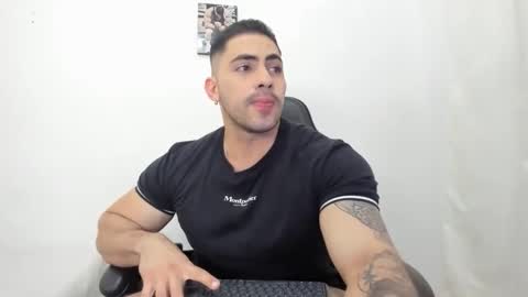 frank_foxx1 online show from February 9, 3:21 am