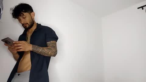frankdanielsmolano online show from June 3, 4:04 am