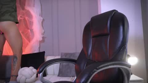 Frank Farrell. Hey remember to give me a thumbs up Ty online show from November 5, 4:58 am