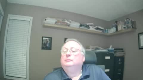 Snapshot of frankie6207 chatting on October 25, 6:24 am frankie6207 online show from October 25, 6:24 am