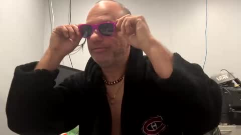 frankyjones8989 online show from November 22, 9:30 am