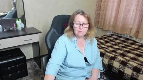 Snapshot of fraumartha chatting on February 8, 1:11 pm FrauMartha online show from February 8, 1:11 pm