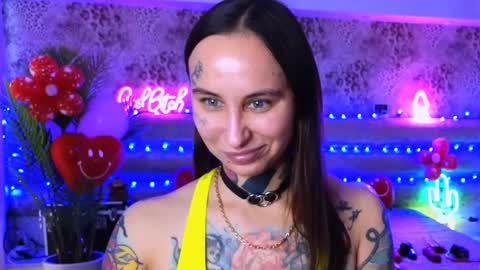 Freak online show from February 14, 9:34 am