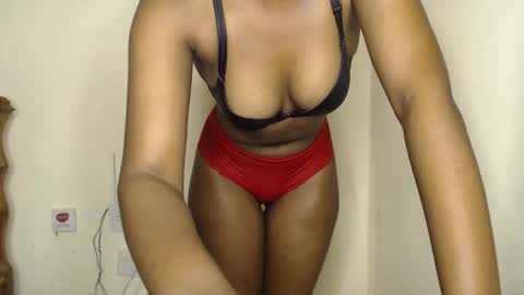 Snapshot of freaky_ass chatting on December 6, 10:46 pm Berry online show from December 6, 10:46 pm