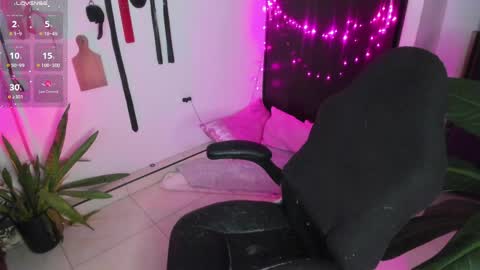 Lia Gomez online show from April 2, 12:29 am