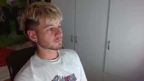 Snapshot of freddy_star chatting on October 4, 8:28 pm Frederick Perin online show from October 4, 8:28 pm