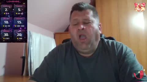 freeboy80180 online show from March 11, 7:14 pm