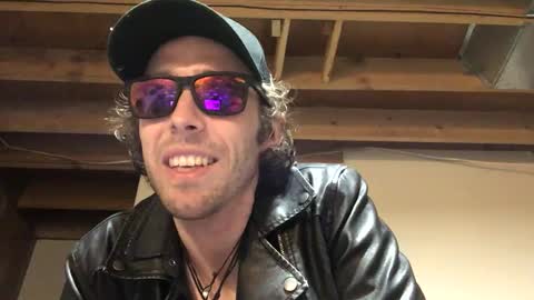 freeyourmind247 online show from December 4, 10:29 am