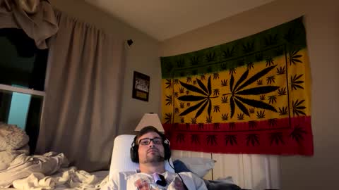 Snapshot of freezeskiii chatting on September 15, 12:56 am freezeskiii online show from September 15, 12:56 am