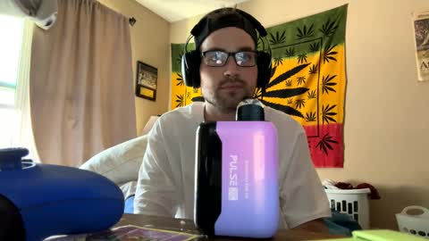 Snapshot of freezeskiii chatting on September 9, 10:10 pm freezeskiii online show from September 9, 10:10 pm