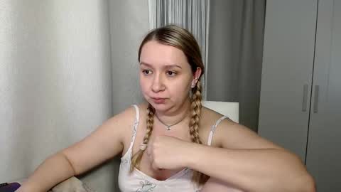 frelina online show from November 7, 7:49 pm