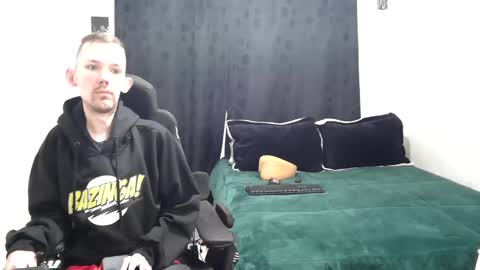 Snapshot of frenchroulette chatting on March 7, 9:51 am Thomas y Sophia online show from March 7, 9:51 am