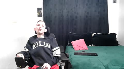 Snapshot of frenchroulette chatting on March 5, 9:49 am Thomas y Sophia online show from March 5, 9:49 am