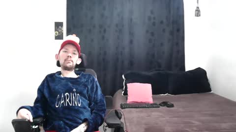 Snapshot of frenchroulette chatting on December 22, 11:11 am Thomas y Sophia online show from December 22, 11:11 am