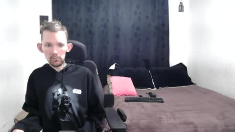 Snapshot of frenchroulette chatting on December 20, 11:10 am Thomas y Sophia online show from December 20, 11:10 am