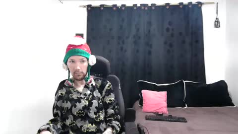 Snapshot of frenchroulette chatting on December 24, 11:38 am Thomas y Sophia online show from December 24, 11:38 am