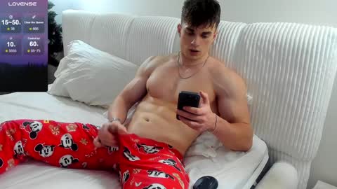 Snapshot of fresh_b1ood chatting on January 12, 5:54 pm Alex or Andrzej online show from January 12, 5:54 pm