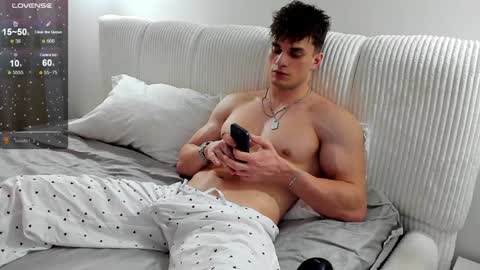 Snapshot of fresh_b1ood chatting on January 30, 6:10 pm Alex or Andrzej online show from January 30, 6:10 pm