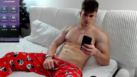 Snapshot of fresh_b1ood chatting on January 15, 10:35 pm Alex or Andrzej online show from January 15, 10:35 pm