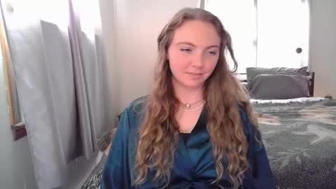 Freya online show from April 9, 9:20 pm