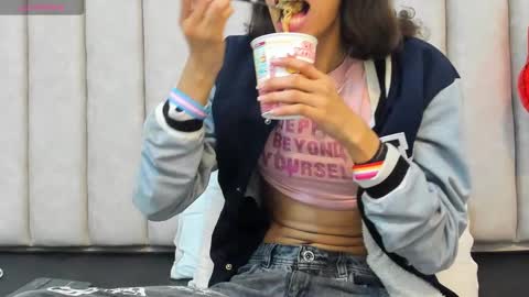 FREYA online show from March 6, 6:48 pm