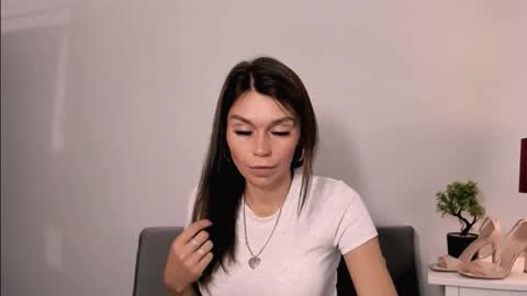 freyanaughty69 online show from June 3, 7:30 pm